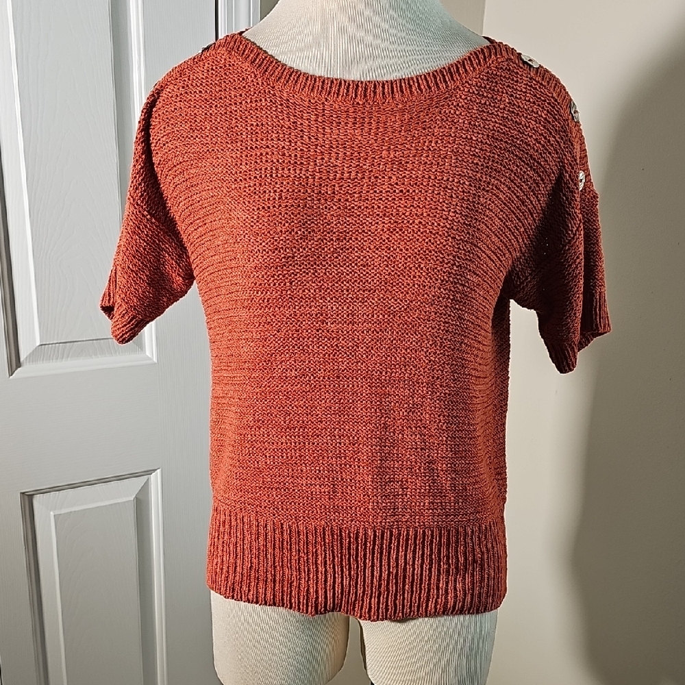 Wallis Burnt Orange Crew Neck Sweater. Size 6. Buttons On Shoulders.